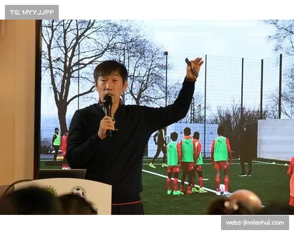 从青训到讲师：前曼联球员弗拉什的学术转型之路