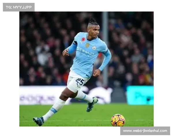 阿坎吉回应意甲最佳后卫称号：效力顶级球队或成关键。